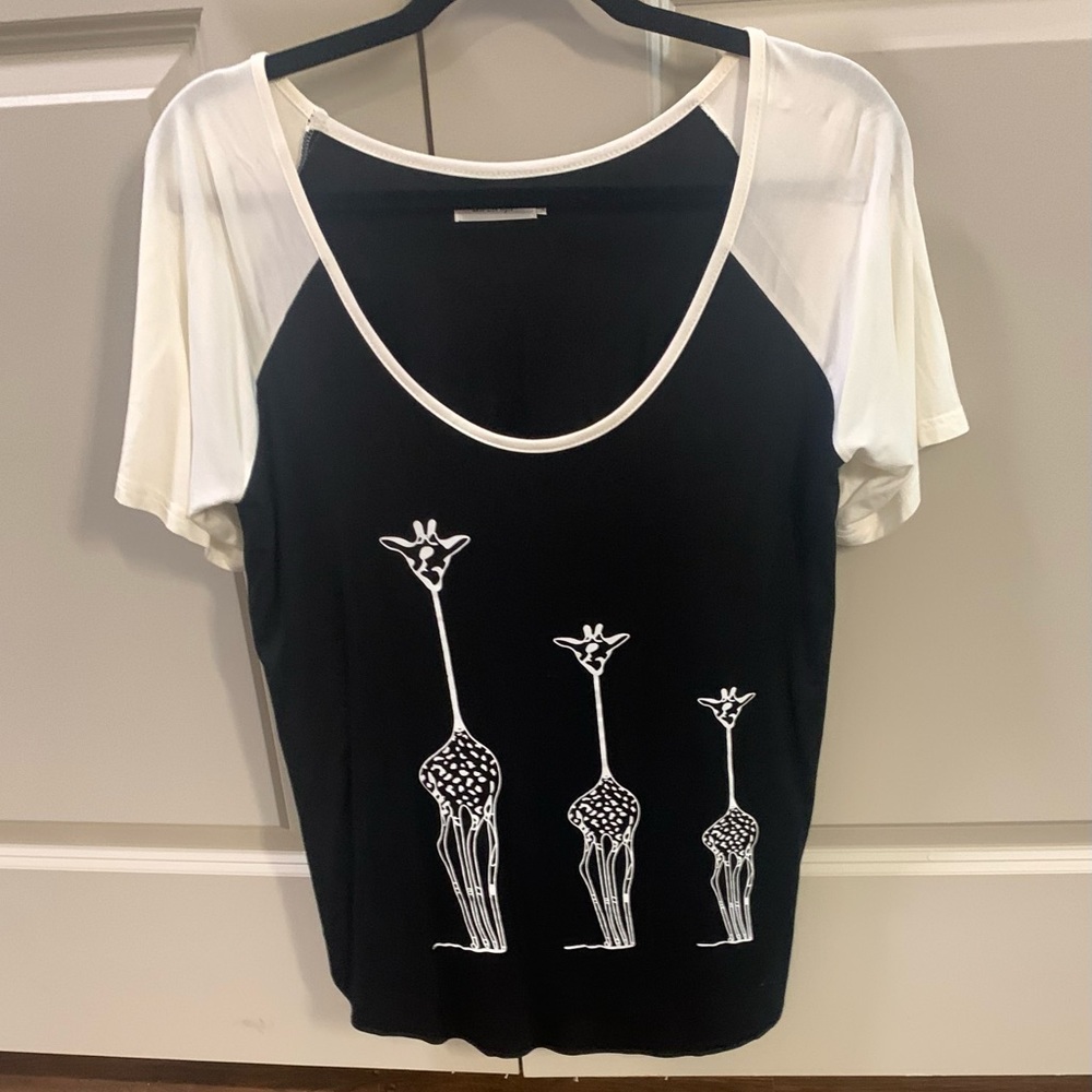 L A Soul Shirt NWOT Giraffe Print